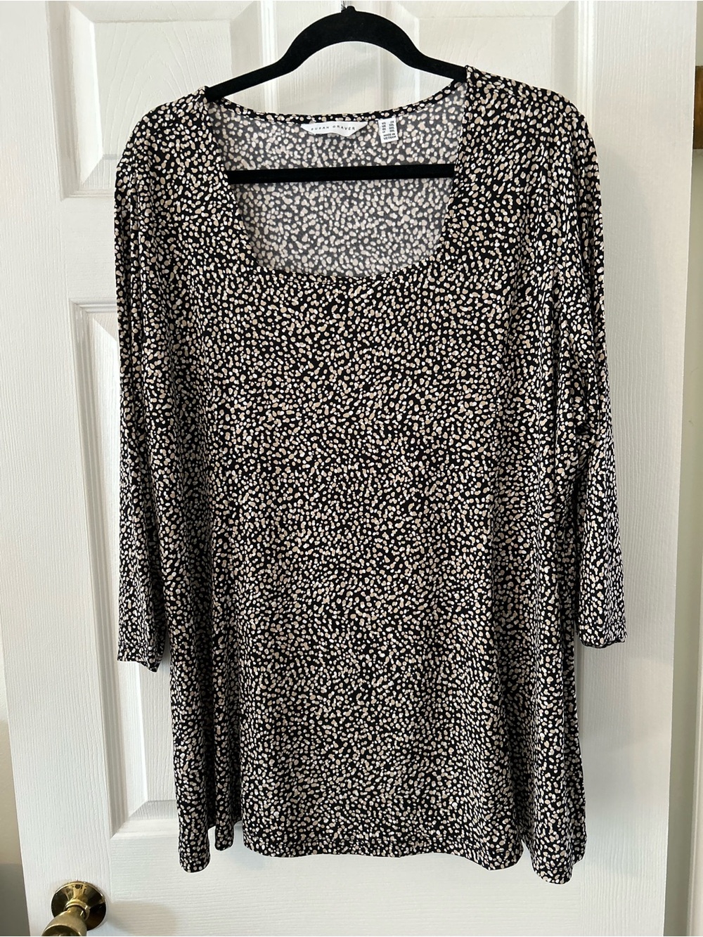 Susan Graver Black & Cream Printed Long Sleeve Scoop Neck Dress